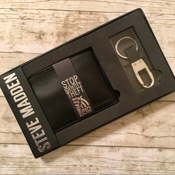 Steve Madden Other - Steve Madden Men’s Wallet and Key Chain Set